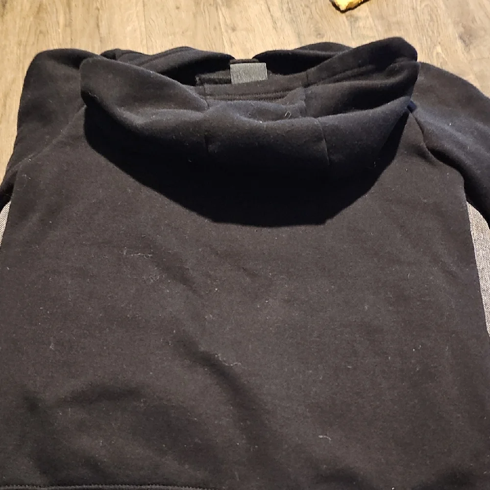 Nike Black Sweatshirt Hoodie Black and White Mustard Accents Size 8 / 10 Boy
